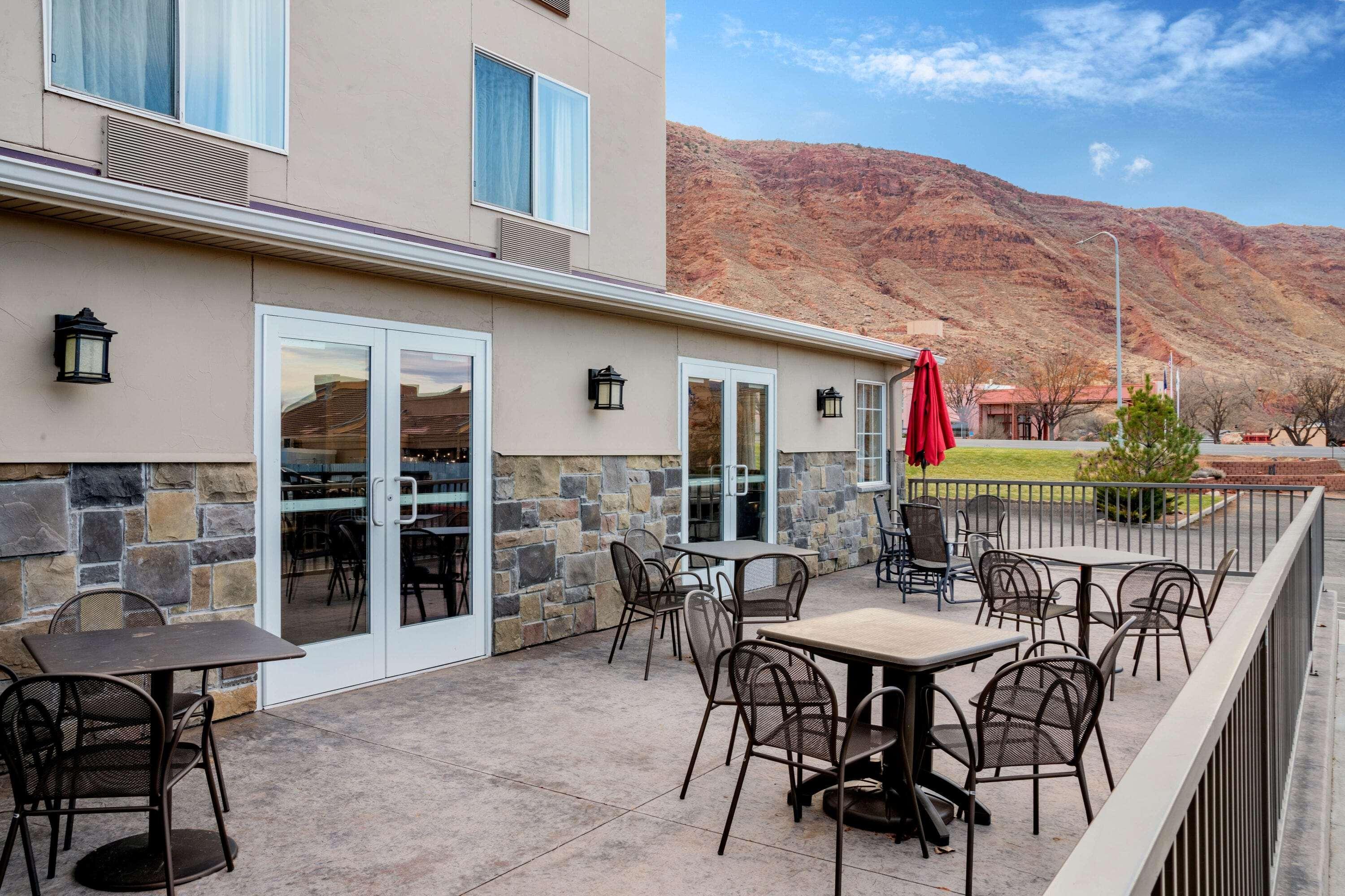 La Quinta By Wyndham Moab Hotel Exterior photo